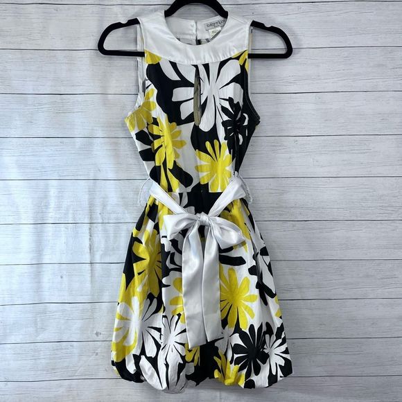 Grifflin Paris Keyhole Front & Back Unique Bubble Hemline Floral Satin Sash 💗 - Picture 2 of 8